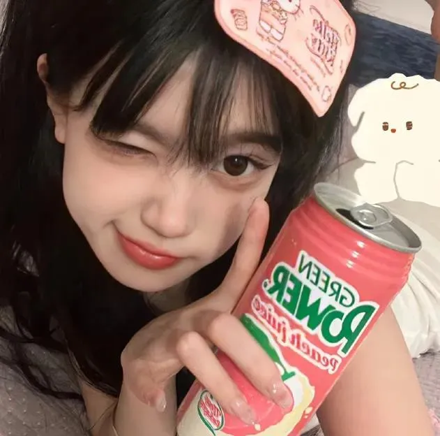萝莉与太妹的友谊《下妻物语》深田恭子土屋太凤：穿洛丽塔的乖乖女与骑重机车的暴走族爆笑青春