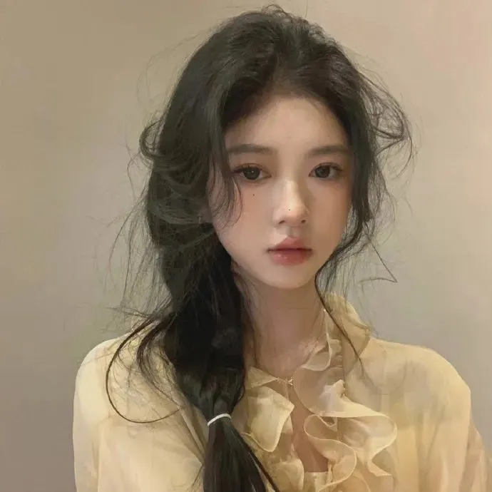 丧尸题材另类神作《活着》刘亚仁主演：足不出户如何在丧尸围城中生存？